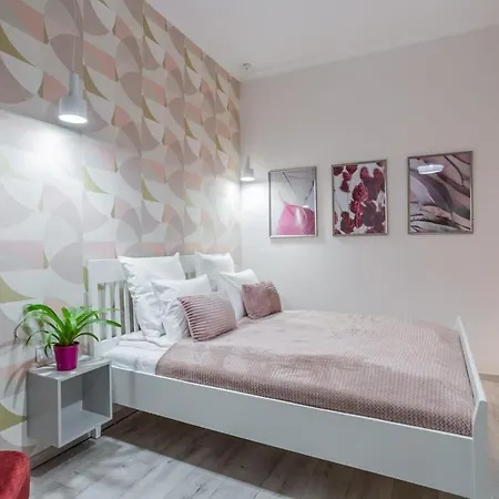 Gorgeous & Super Apartman *