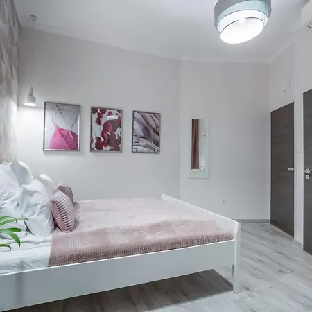 Gorgeous & Super Apartman